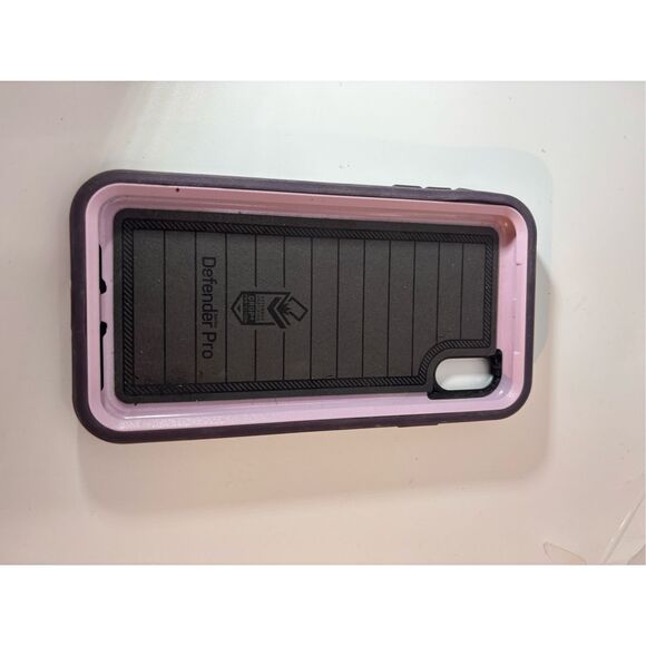 Otterbox Defender Pro XT iPhone 17 Air REVIEW | by  OtterBox Defender Pro case in purple with light pink accents. Designed for iPhon